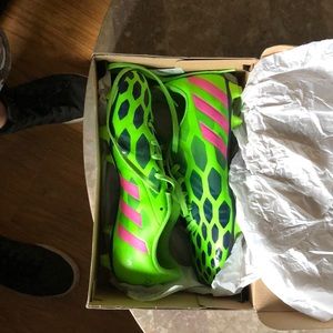Soccer cleats